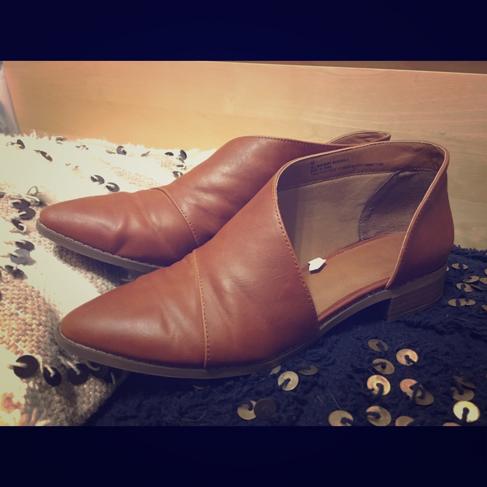 Universal Thread Shoes